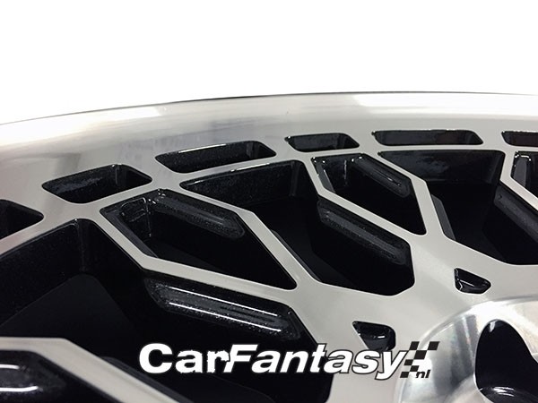 RADI8 A10 8.5x18 5x112 40 Gloss black machine face 66,6 Velgen