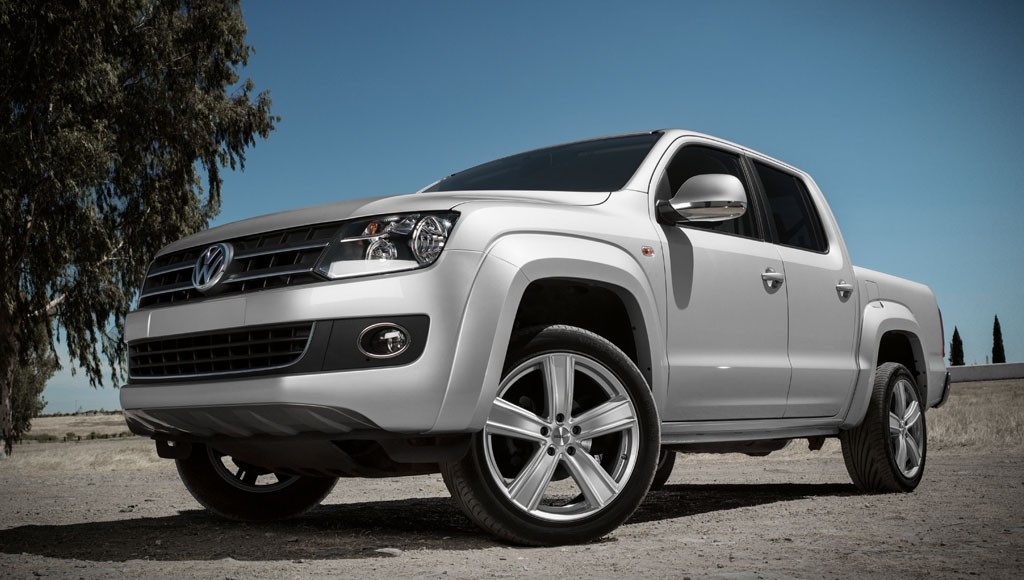 DEZENT TH 8,5x19 5x120 ET 50 Velgenset